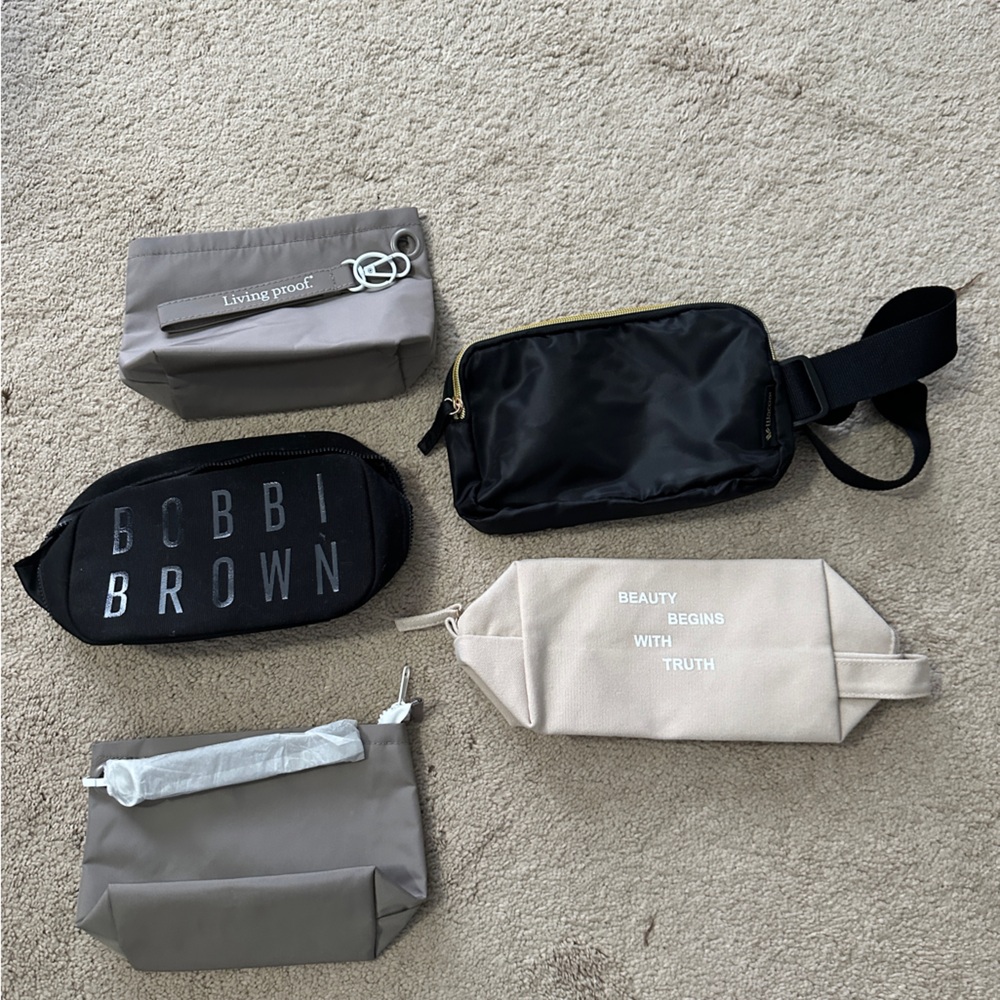 Multiple Small Bags for makeup or accessories.